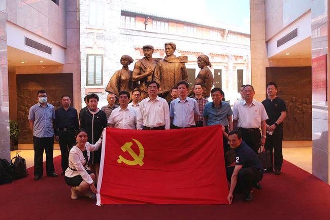 魅族21荣膺鲁大师双料大奖，3199元开启科技美学新篇章