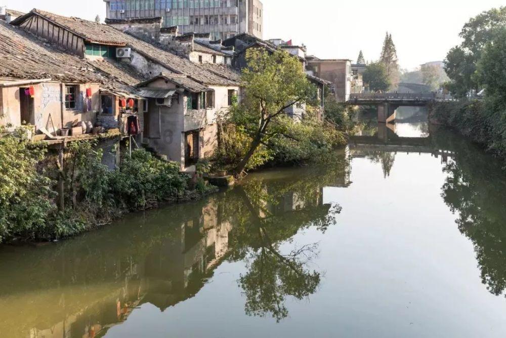 顺丰客服24小时热线人工电话？游戏画面