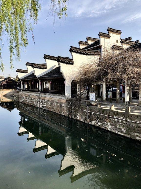 一个女孩子经常和我聊天 还叫我不要答应另外一个女孩子 怎么判断她喜不喜欢我 我喜欢她 求高手帮我判游戏画面