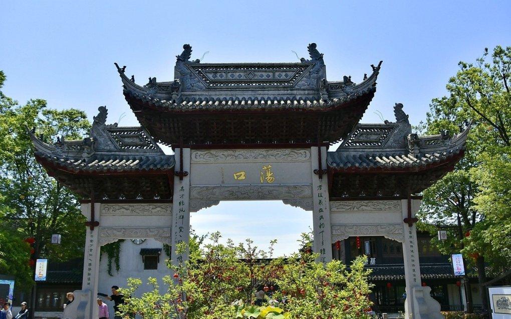 滚动的奶酪